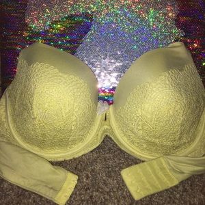 Victoria secret bra 38D